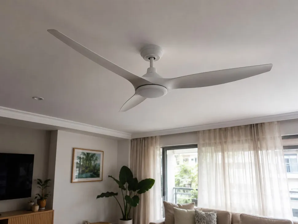 White three-blade ceiling fan in a living room